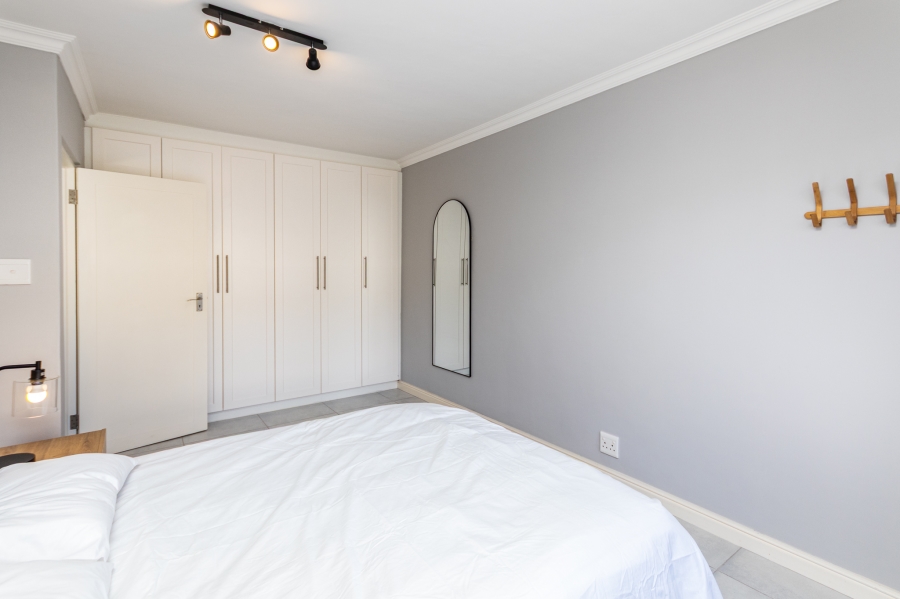 To Let 1 Bedroom Property for Rent in Sea Point Western Cape